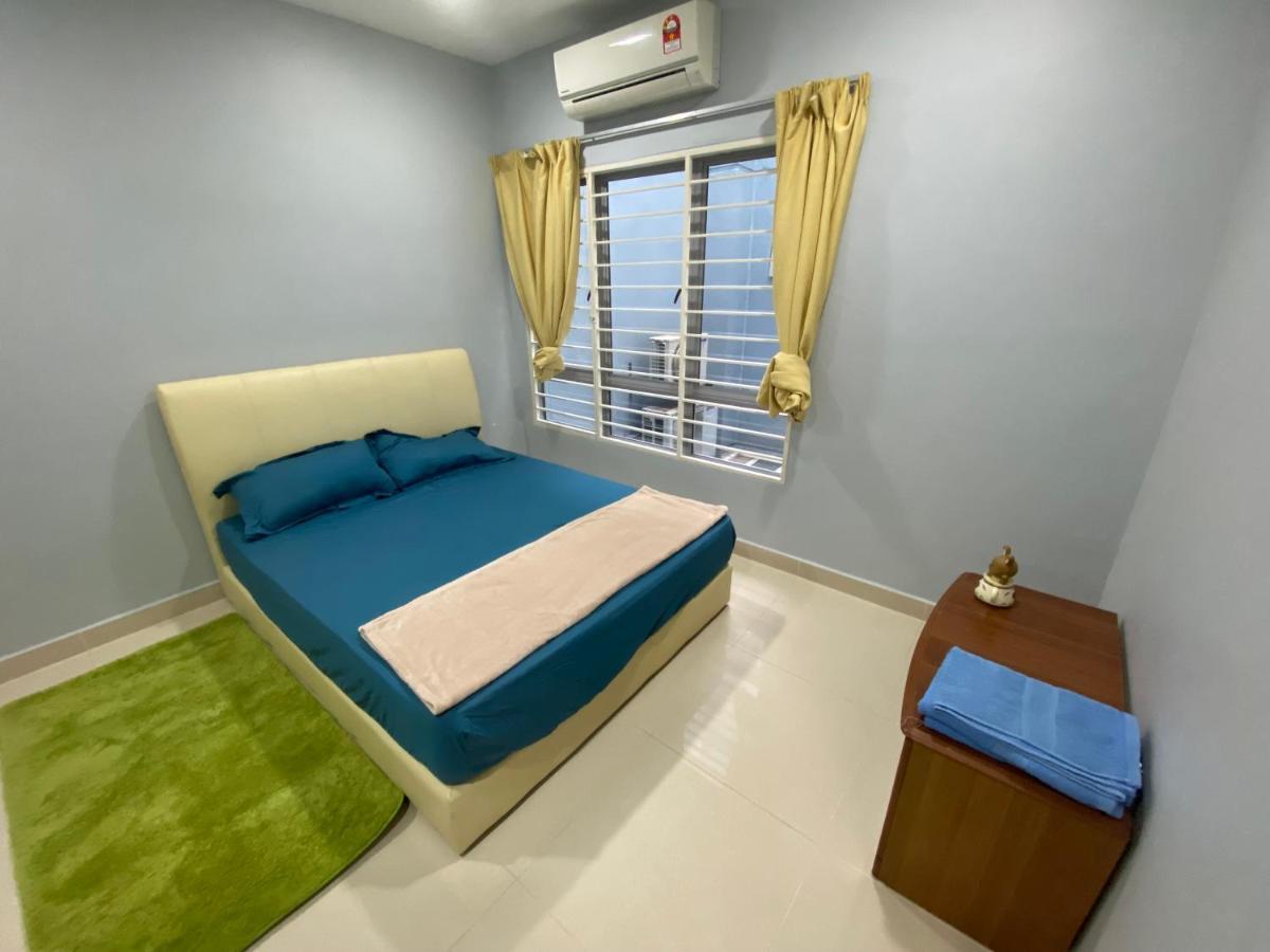 Entire Residential Home•Jia Residences Bkt Serdang沙登温暖的家 Seri Kembangan Exterior foto