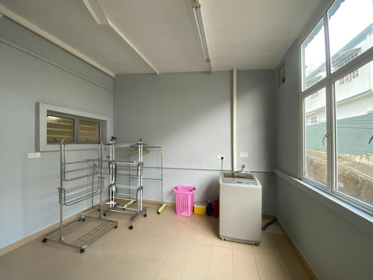 Entire Residential Home•Jia Residences Bkt Serdang沙登温暖的家 Seri Kembangan Exterior foto